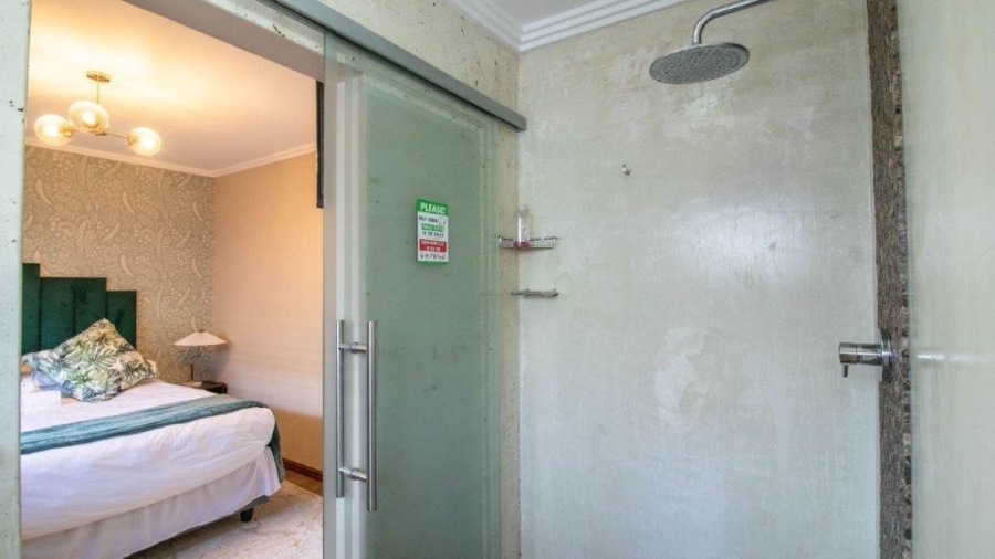 5 Bedroom Property for Sale in Gonubie Eastern Cape